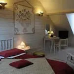 Le Vendome Cote Jardin Bed & Breakfast 2*