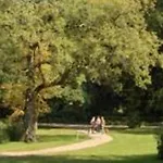 Le Vendome Cote Jardin Tours
