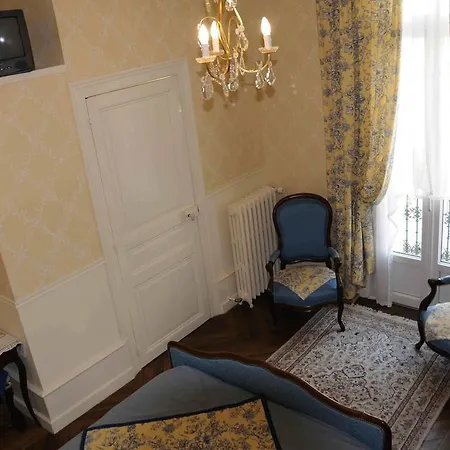 Le Vendome Cote Jardin Couette-café Tours