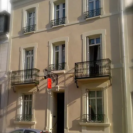 Le Vendome Cote Jardin Bed & Breakfast