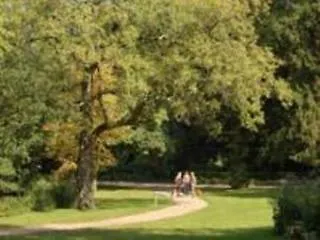 Le Vendome Cote Jardin טור
