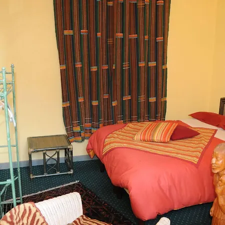 Le Vendome Cote Jardin Bed & Breakfast 2*