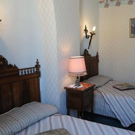 Couette-café Le Vendome Cote Jardin 2*
