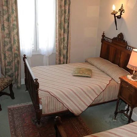 Couette-café Le Vendome Cote Jardin 2*