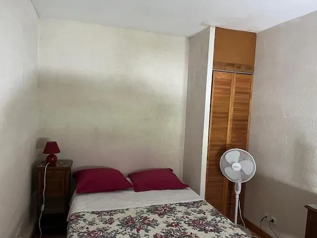 Le Vendome Cote Jardin Bed & Breakfast