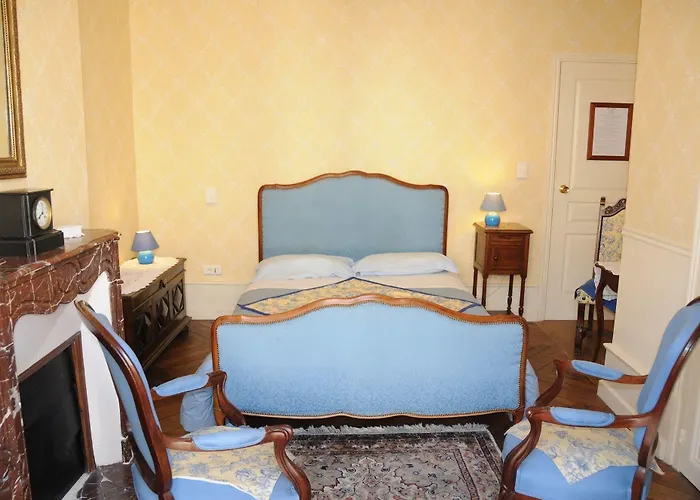 Le Vendome Cote Jardin Bed & Breakfast