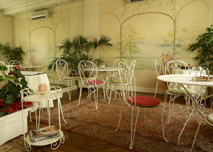 Bed and Breakfast Le Vendome Cote Jardin 2*