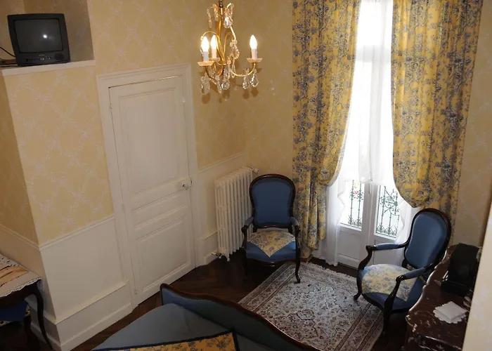 Le Vendome Cote Jardin