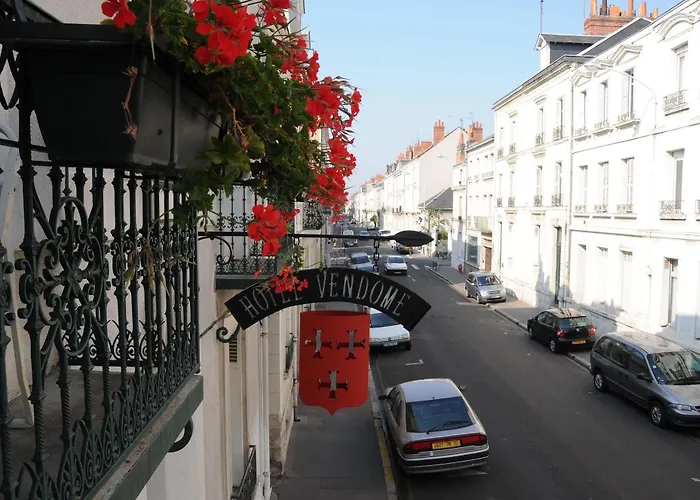 Le Vendome Cote Jardin Bed and Breakfast